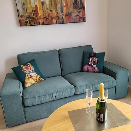 Cosy, Spacieux, Avec Balcon, Au Calme Apartment