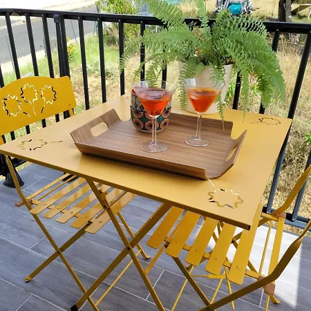 Cosy, Spacieux, Avec Balcon, Au Calme